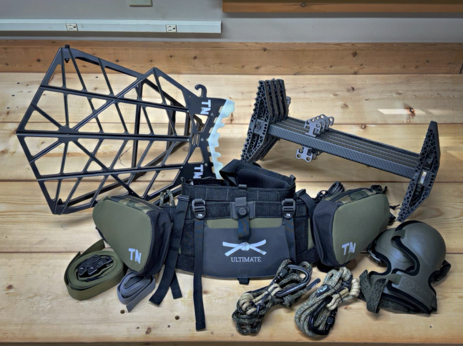 Dru Yoder's full saddle hunting kit with ridge side pouches, knee pads and the aider added